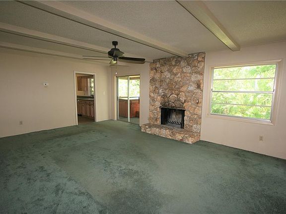 5th image of 213 Hickory Dr