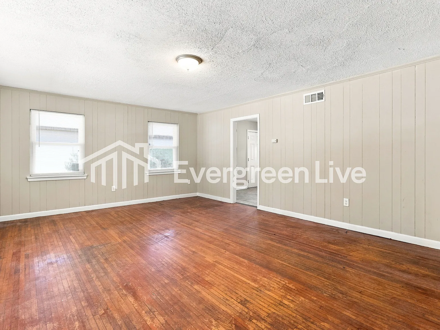 3 bed, 2.0 bath, 1208 sqft, $1,195 — Photo 3