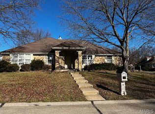20 Ridge Mount Ct, Saint Charles, MO