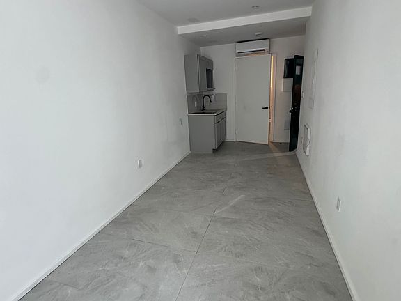 2nd image of 2312 Beaumont Ave #2D