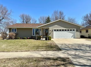1734 Greenview Rd, Worthington, MN 56187