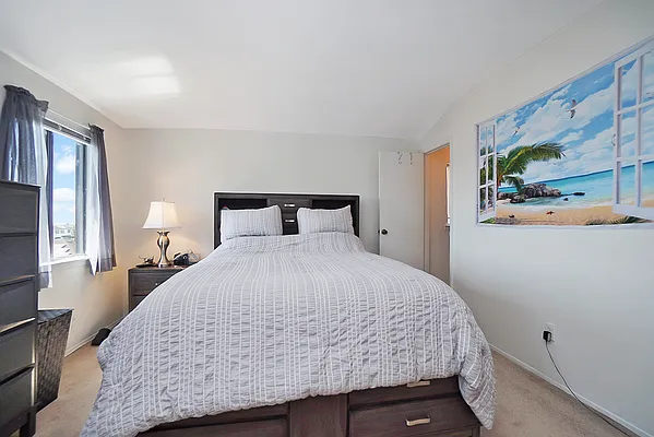 Sold by United National Realty Group | media 17