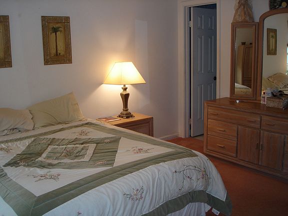 Master Suite w/ Full Bath