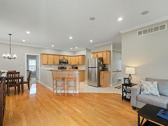 5th image of 3634 Pristine Ave