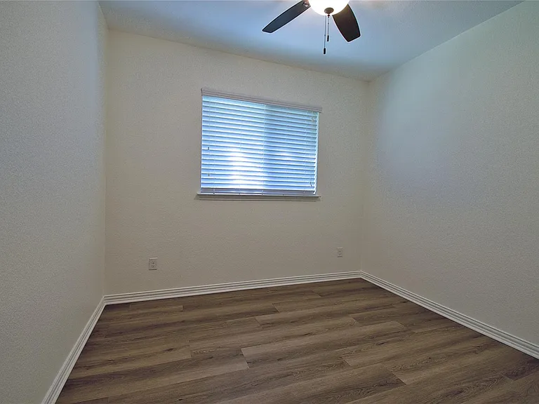 413 Granite Rock Ln — Photo 17