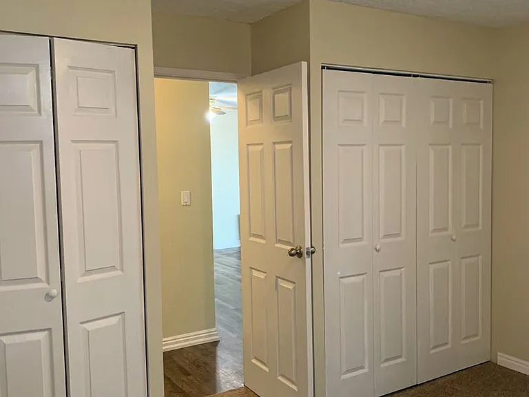 Irving Heights Apartments — Photo 75