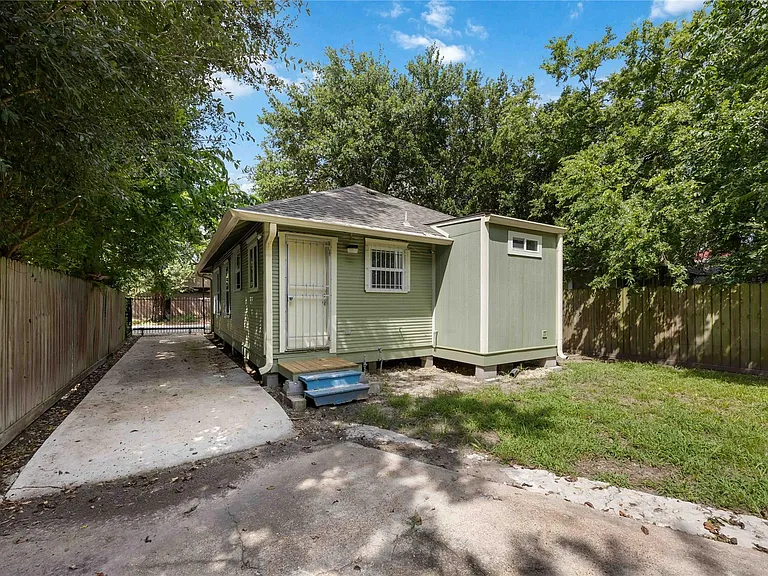 2814 Francis St — Photo 14