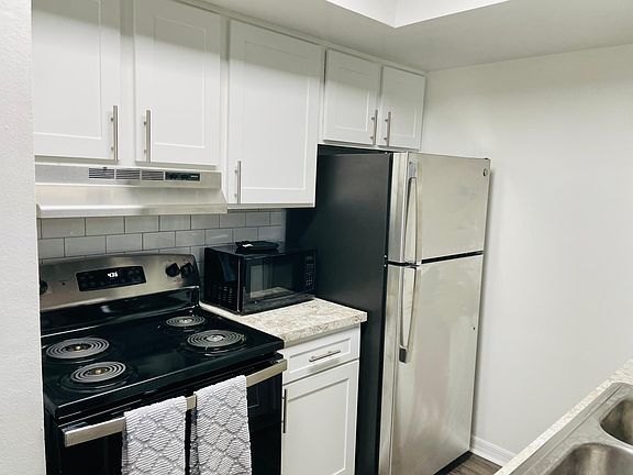 5th image of 2103 Cassia Cir APT J