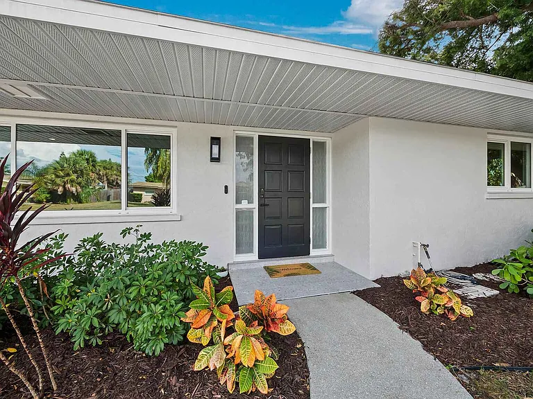 3142 Rose St — Photo 3