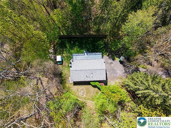 3rd image of 3116 Sheriff Ln