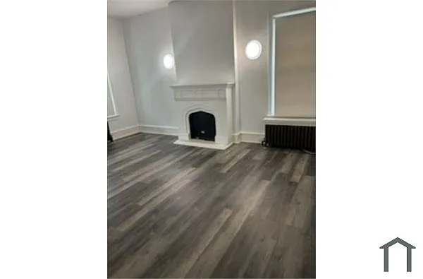 Building Photo - 415 Levick St #1