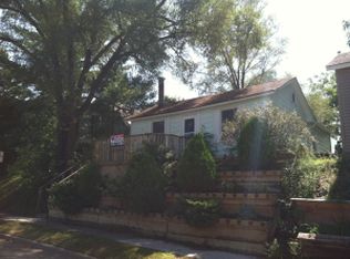 702 W 8th St, Muscatine, IA 52761