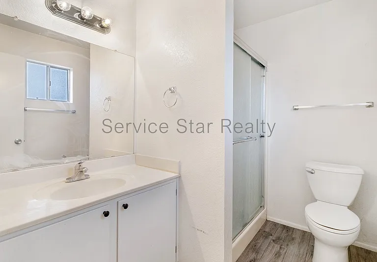 6418 W Laredo St — Photo 16