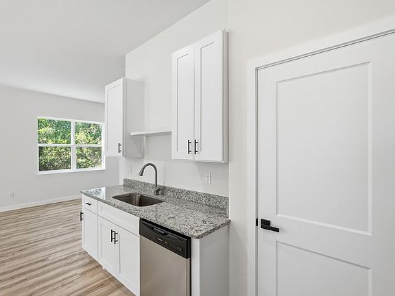 3rd image of 1 Fanshawe Ln #1B