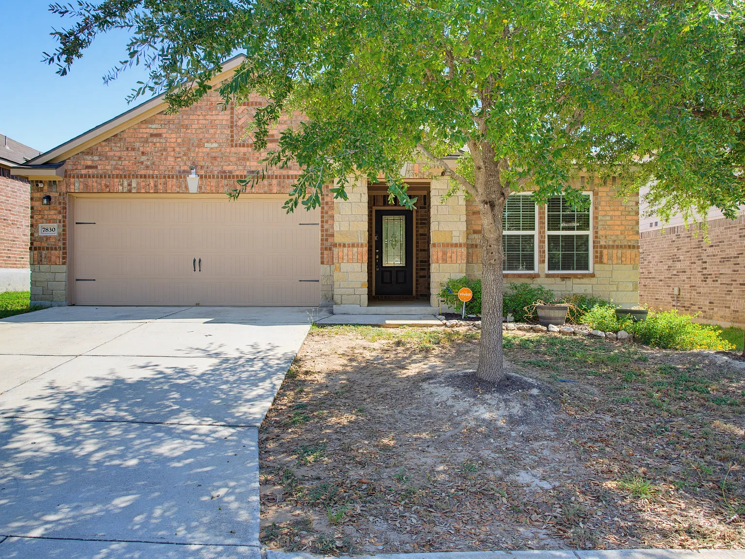 4 bed, 1904 sqft, $2,000 — Photo 2