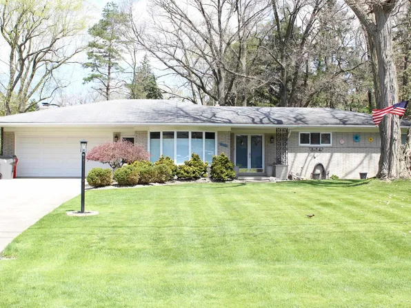 20221 Anita St, Clinton Township, MI 48036