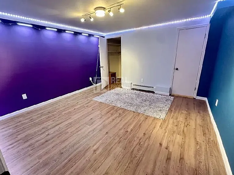 2628 Glendevey Dr — Photo 19