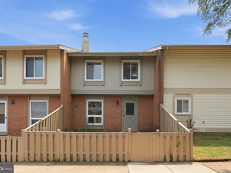 1211 Springtide Pl — Photo 2