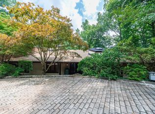 130 Huntcliff Point, Sandy Springs, GA 30350