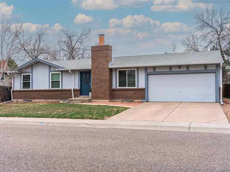 6436 S Kline St — Photo 2