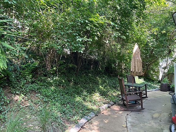 4th image of 1624 Glen Parker Ave