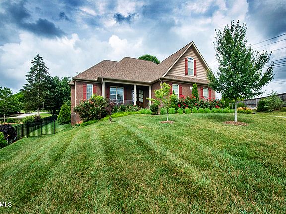 2nd image of 303 Cashmere Ln