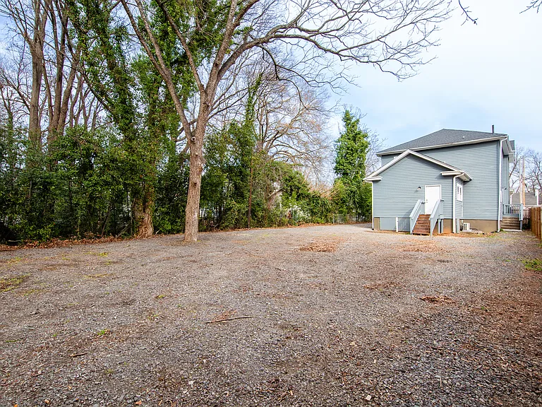 417 Ebenezer Ave — Photo 18