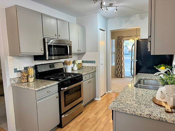 4th image of 181 Lawn Ct Unit 0