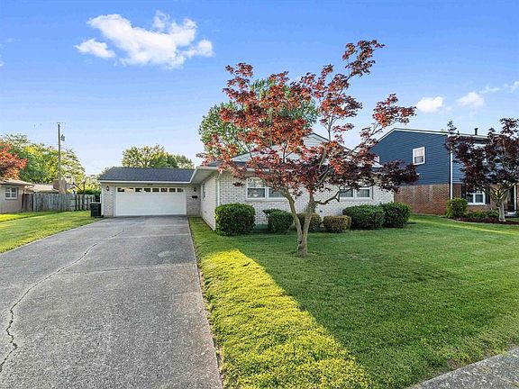 2nd image of 2518 Venetian Way