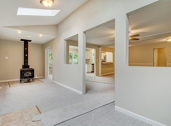 4th image of 42483 N Park Ln