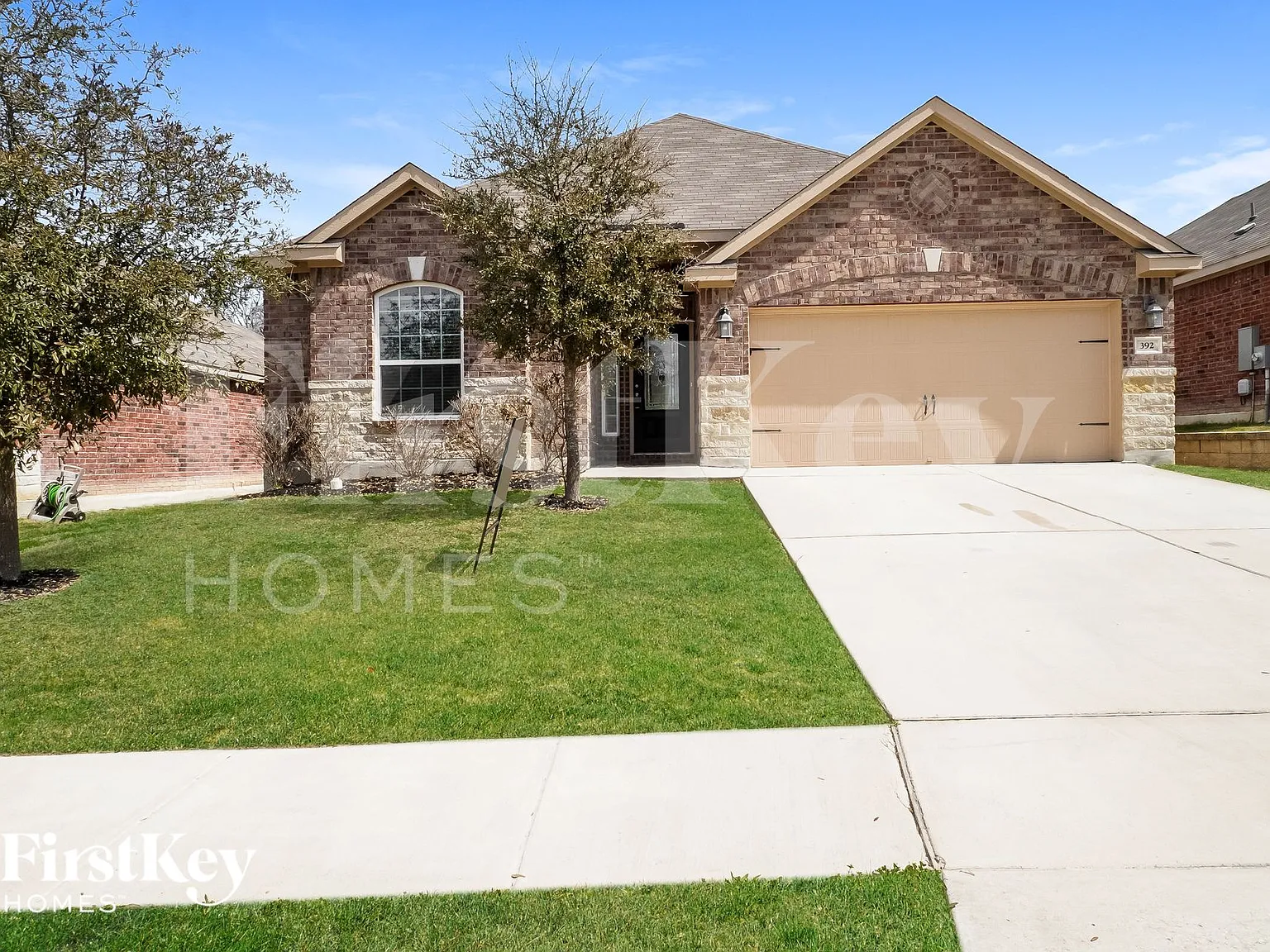 3 bed, 2.0 bath, 1718 sqft, $2,135 — Photo 1