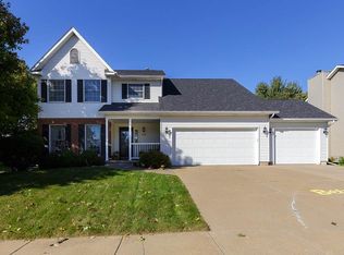 4938 Dove Ct, Bettendorf, IA