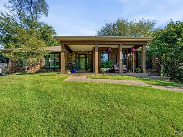 1743 Lynkirk Ln, Saint Louis, MO 63122