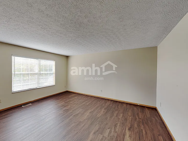 1064 Amherst Blvd — Photo 10