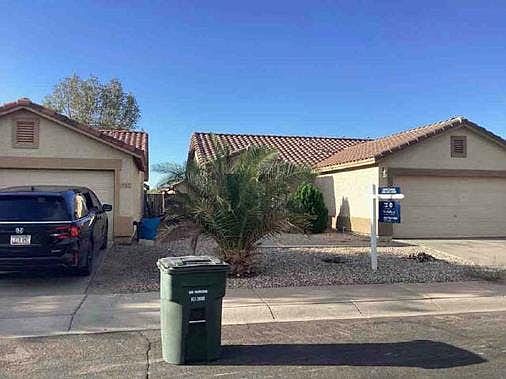 2nd image of 643 W Kingman Loop