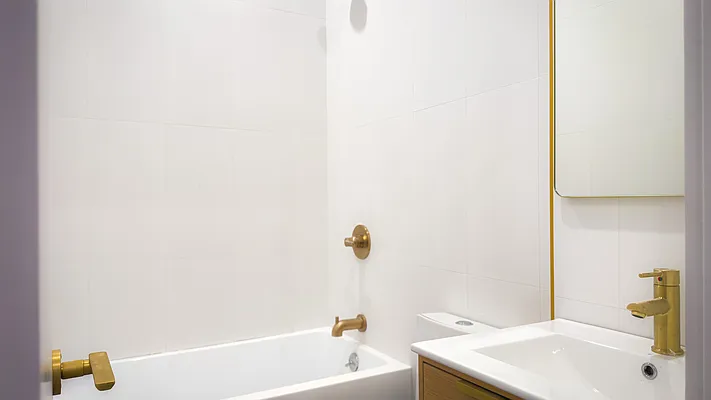 Rented by Jankos Group LLC | media 19