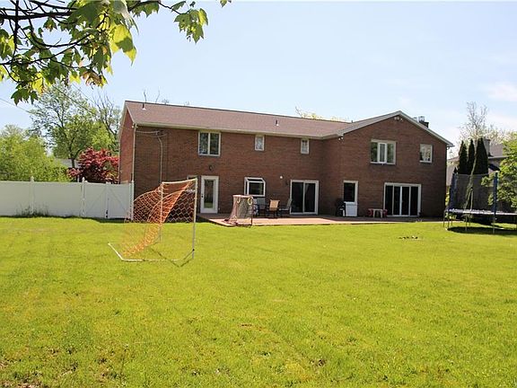 3rd image of 237 Dan Troy Dr