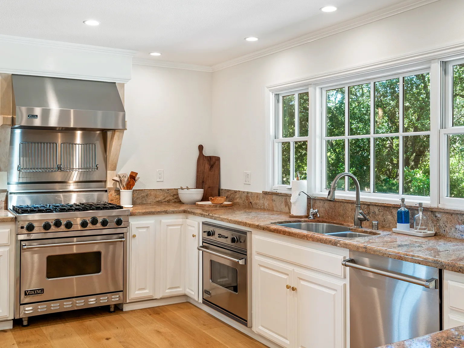 4 bed, 3792 sqft, $20,000 — Photo 4
