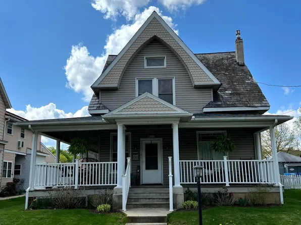 84 E Franklin St, Topton, PA 19562