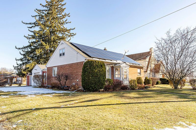 4th image of 223 Whitehall Road