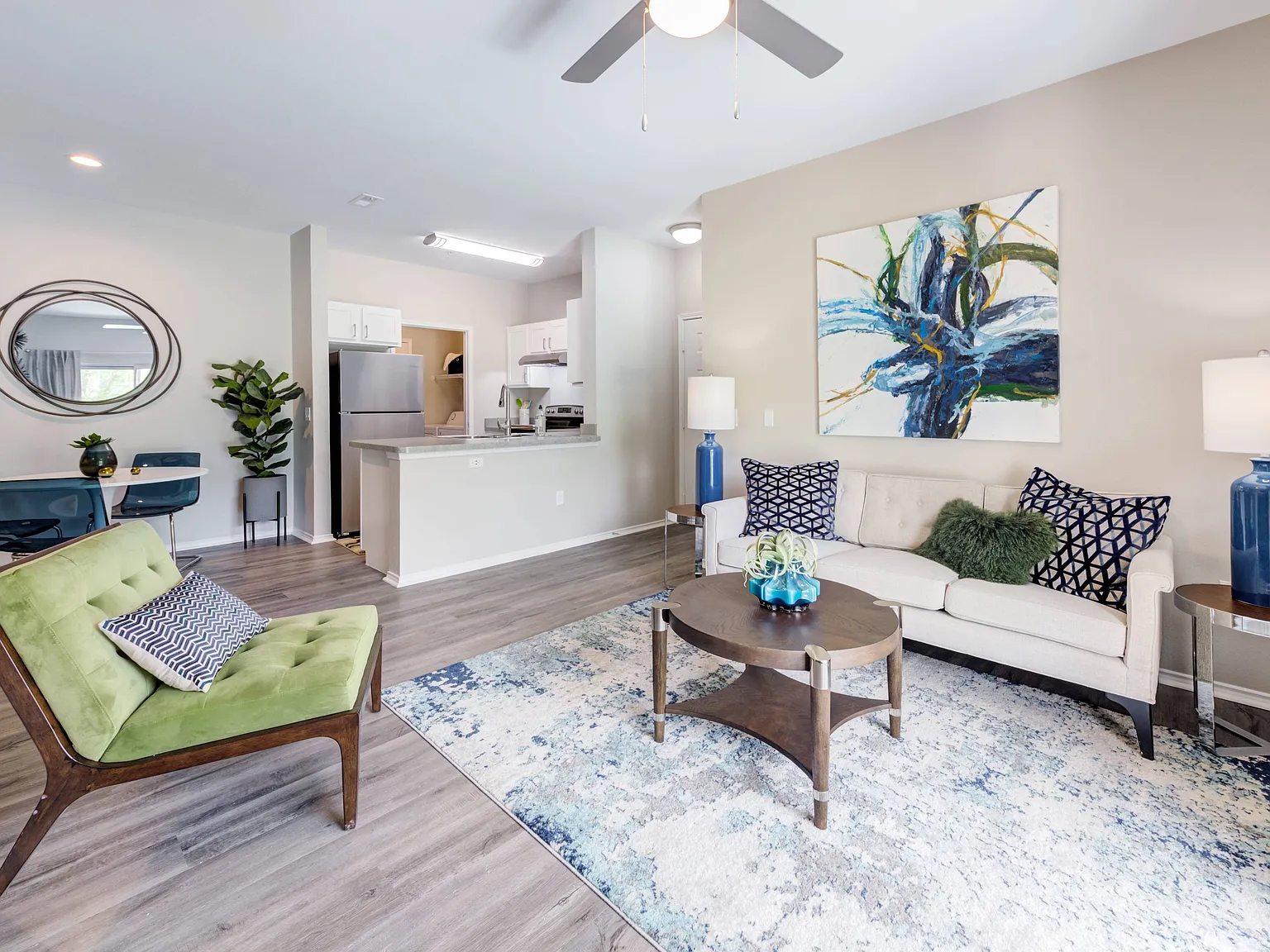 Avalon Oaks Apartments — Photo 1