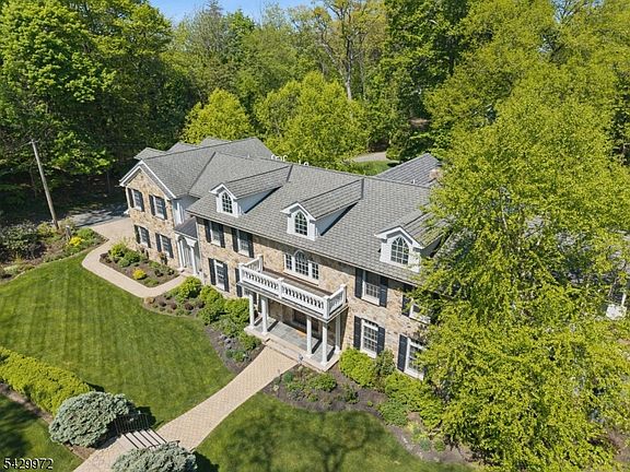 4th image of 9 Bishops Ln