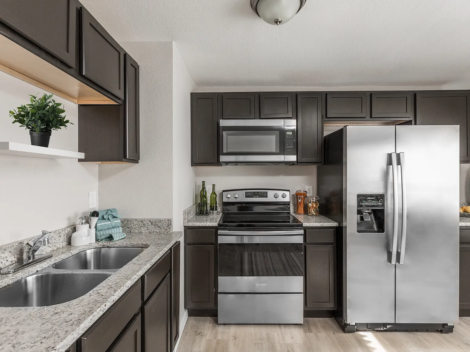 Garfield Park Apartments — Photo 3
