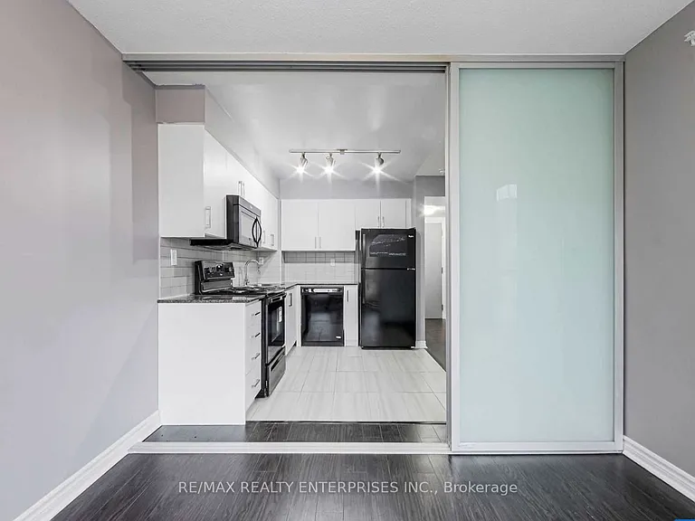 80 Esther Lorrie Dr #522 — Photo 6