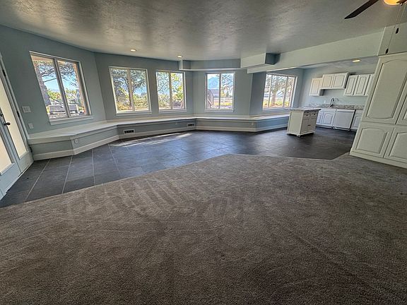 3rd image of 2428 W Silverpoint Way