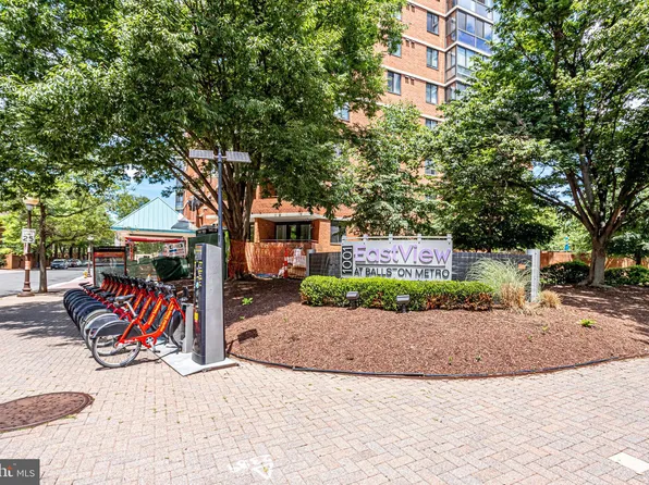 1001 N Randolph St APT 621, Arlington, VA 22201