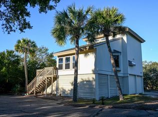 1201 Avocet Ln, Saint George Island, FL 32328