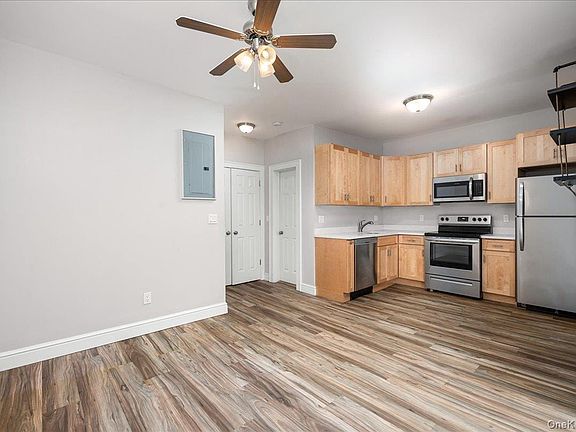 2nd image of 548 Warburton Ave #2R