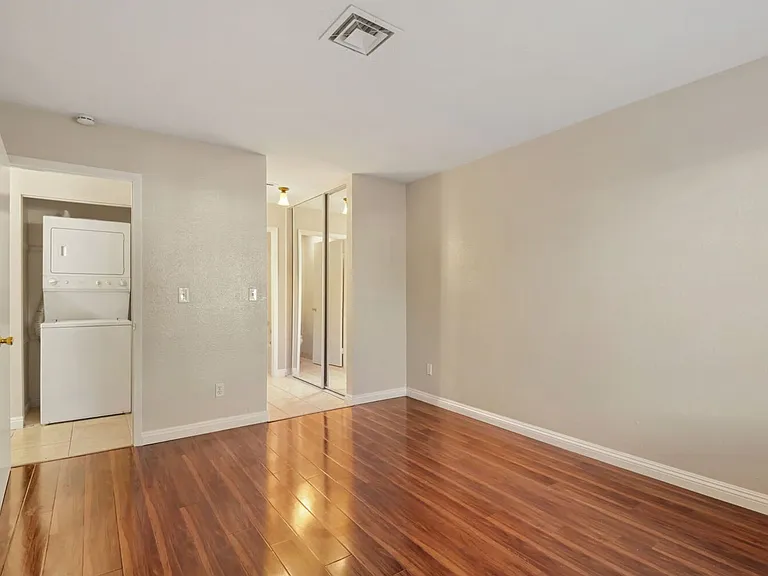 4860 Nara Vista Way #102 — Photo 14