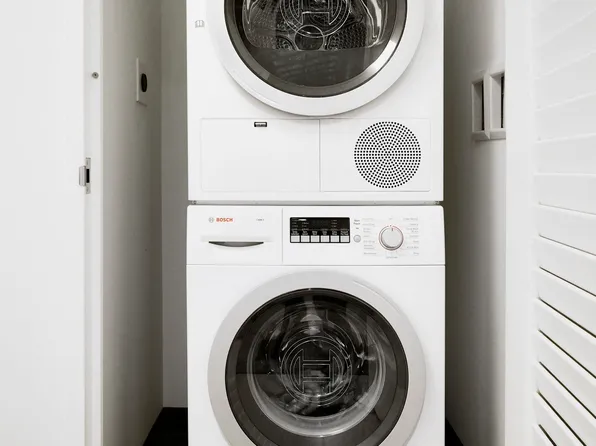 70 Pine Street image 6 of 22